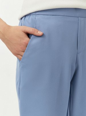 Брюки зауженные на эластичном поясе