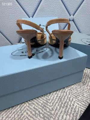Босоножки женские кожаные