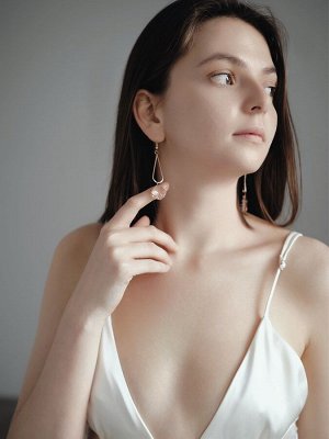 Серьги висячие со стразами «Капля с ромбом», цвет белый в розовом золоте, 7,2 см