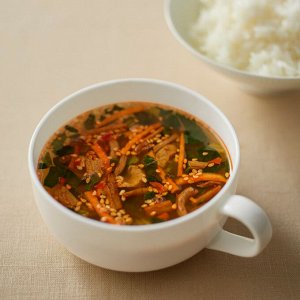 MUJI Korean Spicy Beef Soup – острый корейский суп с говядиной и овощами