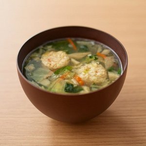 MUJI Chicken Meatballs & Root Vegetable Miso Soup – мисо-суп с куриными тефтельками и корнеплодами