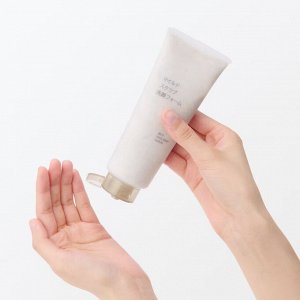 MUJI Mild Scrub Face Wash – мягкое скрабирующее средство для умывания