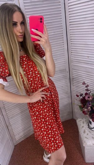 Летнее женское платье мини с цветочным принтом Красное