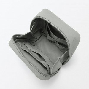 MUJI Wrinkle Nylon Wide-Open Square Pouch – квадратный органайзер из жатого нейлона с широким раскрытием