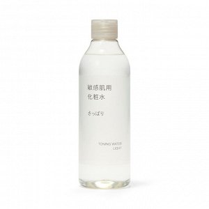 MUJI Sensitive Skin Light Toning Water – легкий лосьон для чувствительной кожи