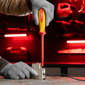 Отвертка Insulated, SL6.5 x 150 мм, CrMo, до 1000 В, двухкомпонентная рукоятка Matrix Professional