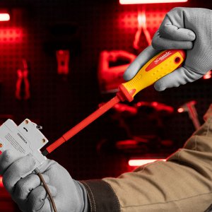 Отвертка Insulated, SL6.5 x 150 мм, CrMo, до 1000 В, двухкомпонентная рукоятка Matrix Professional