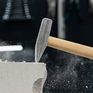 Молоток слесарный, 500 г, квадратный боек, деревянная рукоятка