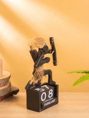 Вечный календарь «Абориген с луком», 23 см, дерево