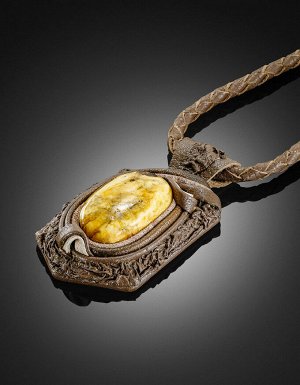 Колье из кожи кофейного цвета «Амазонка» с пейзажным янтарём