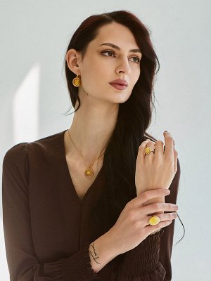 Круглый кулон «Парнас» с янтарём медового цвета