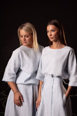 Костюм Костюм Kivviwear 4316431803 голубой 
Состав: Вискоза-45%; Лён-55%;
Сезон: Лето
Рост: 170

Элегантный костюм премиум-класса из белорусского льна с вискозой премиального качества идеальный балан