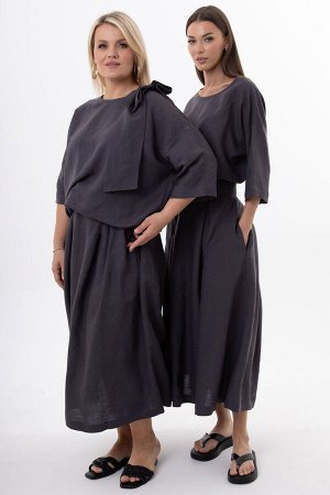 Костюм Костюм Kivviwear 4316431807 графит 
Состав: Вискоза-45%; Лён-55%;
Сезон: Лето
Рост: 170

Элегантный костюм премиум-класса из белорусского льна с вискозой премиального качества идеальный баланс