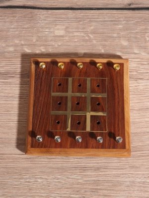 Настольная игра «Крестики-нолики», 13x13.5 см, дерево шишам, латунь