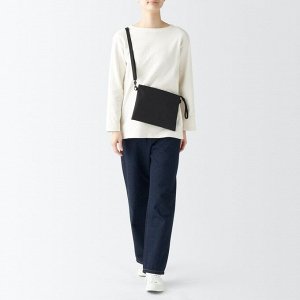 MUJI Water-Repellent Sacoche – водоотталкивающая сумка-саквояж