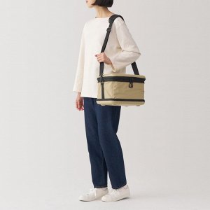 MUJI Foldable Soft Cooler Bag with Shoulder Strap Beige 12L – складная мягкая изотермическая сумка с плечевым ремнём, бежевая, 12 л