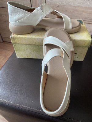 Босоножки женские, белые, кожа, р,39
