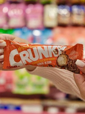 Шоколадный батончик Lotte Crunky Choco Bar / Лотте Кранки Дабл Бар с рисовыми хлопьями 30 гр