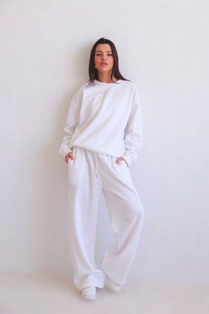 Костюм спортивный со стразами белый
