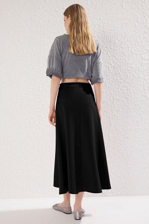 Юбка Materyal Bileşeni: 94% Polyester,6% Elastan
Kumaş Tipi: Örme
Kemer dahil yan boy ölçüsü: 88,0 cm