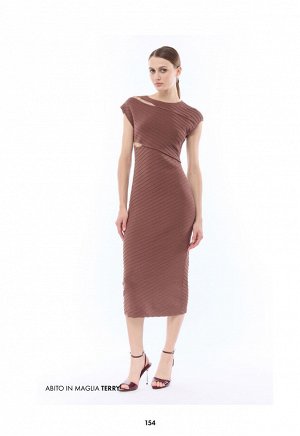 Платье ABITO LUNGO C/ELEMENTO METALLICO VISCOSA ELASTICIZZATA
65%VISCOSA 35%POLIAMMIDE