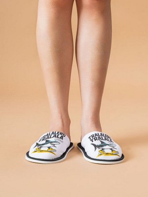 Тапочки Варианты расцветки: гусь, акула, белый/черный
Ткань:  кулирка, Состав: хлопок
Удивите своего маленького модника яркими и стильными тапочками! Эта классическая модель домашней обуви идеально по