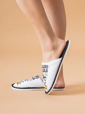 Тапочки Варианты расцветки: гусь, акула, белый/черный
Ткань:  кулирка, Состав: хлопок
Удивите своего маленького модника яркими и стильными тапочками! Эта классическая модель домашней обуви идеально по