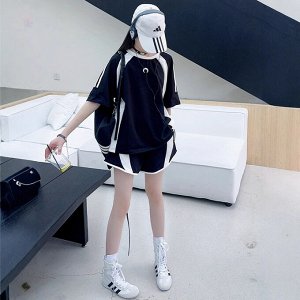 Костюм для девочки (футболка+шорты)