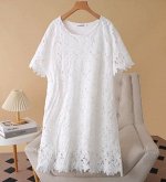 Платье кружевное прямого кроя с круглым вырезом, белый