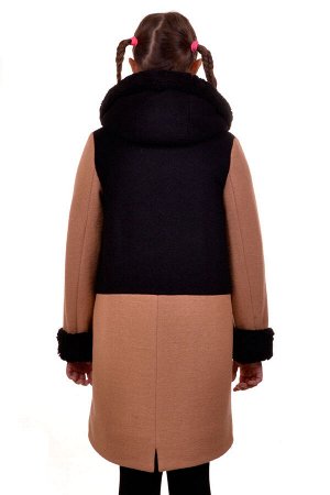 Пальто Цвет: Бежевый Материал: Вареная шерсть Описание: Утепленное пальто для девочки с вышивкой. Ткань верха - Вареная шерсть (65% шерсть + 35% п/э), подклад - 100%п/э, утеплитель синтепон 100 гр.
