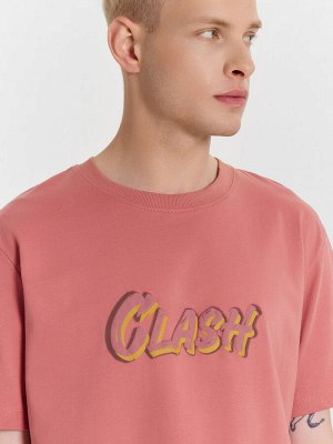 Футболка мужская коралловая с надписью "Clash"