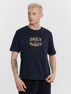 Футболка мужская синяя  с надписью "Daily habits"
