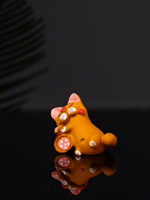 Фигурка полистоун «Котик спит на колбасе», 4.2x3.7x3 см