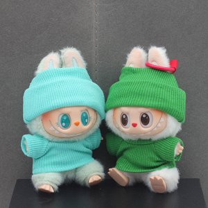 Мягкая игрушка-брелок Лабубу в одежде, игрушка антистресс 17 см