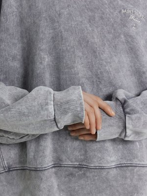 Свитшот женский оверсайз синий с обработкой эйсид и вышивкой "Saint Tropez"