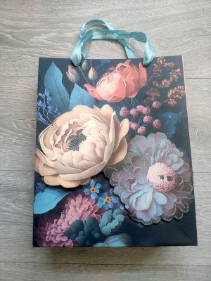 Пакет подарочный бумажный 32x26x10 см