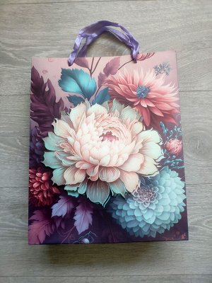 Пакет подарочный бумажный 32x26x10 см