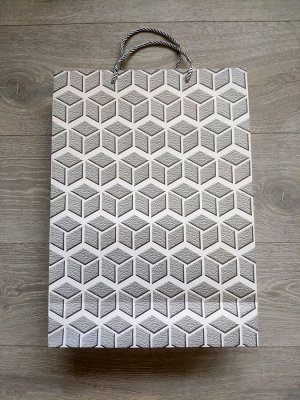 Пакет подарочный бумажный 30x41.5x12 см