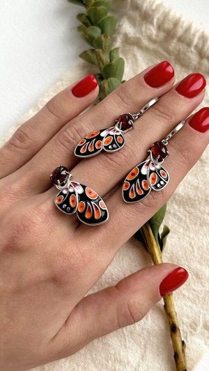 Серебряное кольцо с эмалью