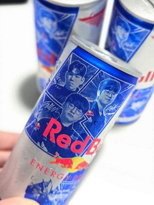 Red Bull T1 Hero Can 250ml - Ред Булл T1. Лига легенд