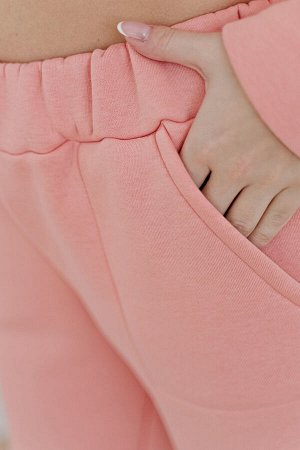 Костюм. Цвет: Персиковый
