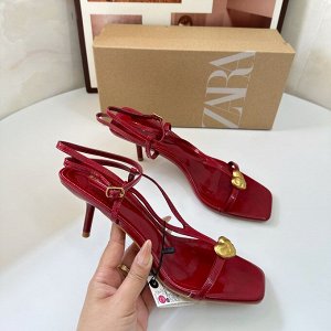 Женские босоножки