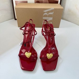 Женские босоножки