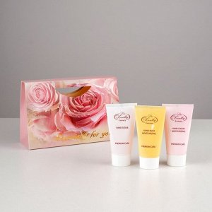 Подарочный набор Liss Kroully Rose: крем для рук + маска для рук + скраб для рук