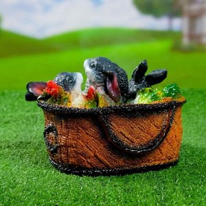 Фигурное кашпо для цветов «Зайцы в лукошке», 20x15x13 см, гипс