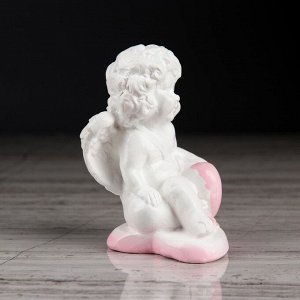 Статуэтка "Ангел на сердечке". с розовой отделкой. 10 см