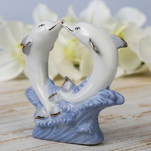 Сувенир "Танцующие дельфины в волнах" белые с голубым 12х11,5х4 см
