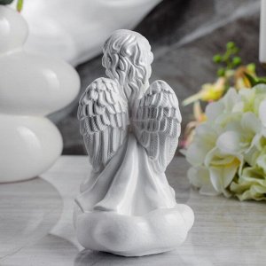 Сувенир "Молящийся ангел в платье" 19 см, белый