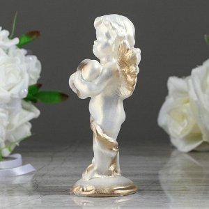 Статуэтка "Ангел с сердцем". цвет перламутровый. декор золотистый. 14.5 см