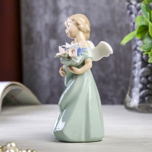 Сувенир "Девочка-ангел с букетом в зелёном платье"